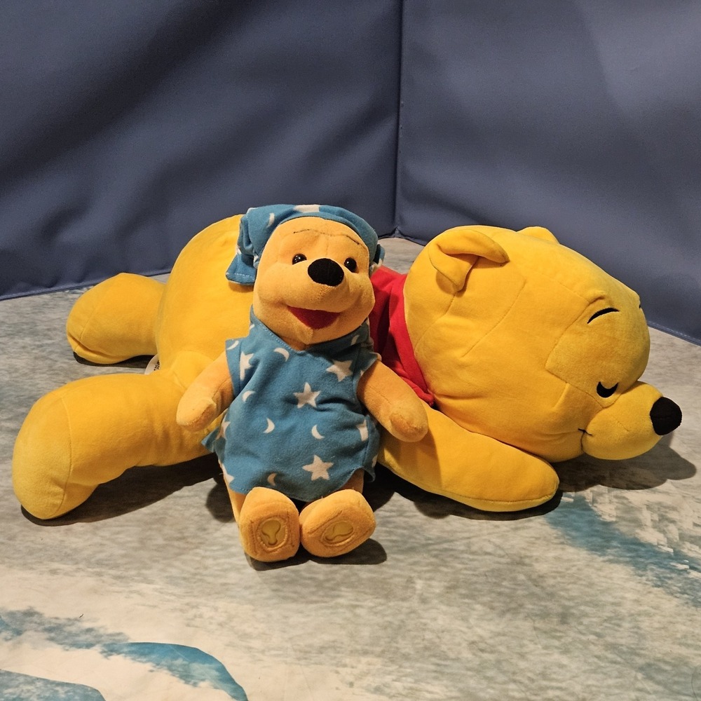 Winnie the Pooh Bedtime Sleeping Plush Pair Mattel‎ Disney Store Pajamas